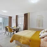 La Blanca Villa *