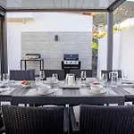La Blanca Villa