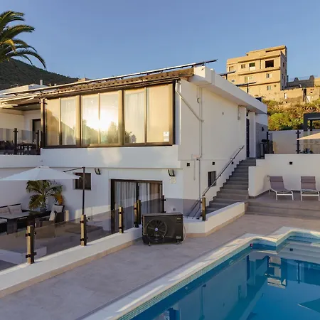 La Blanca Villa *